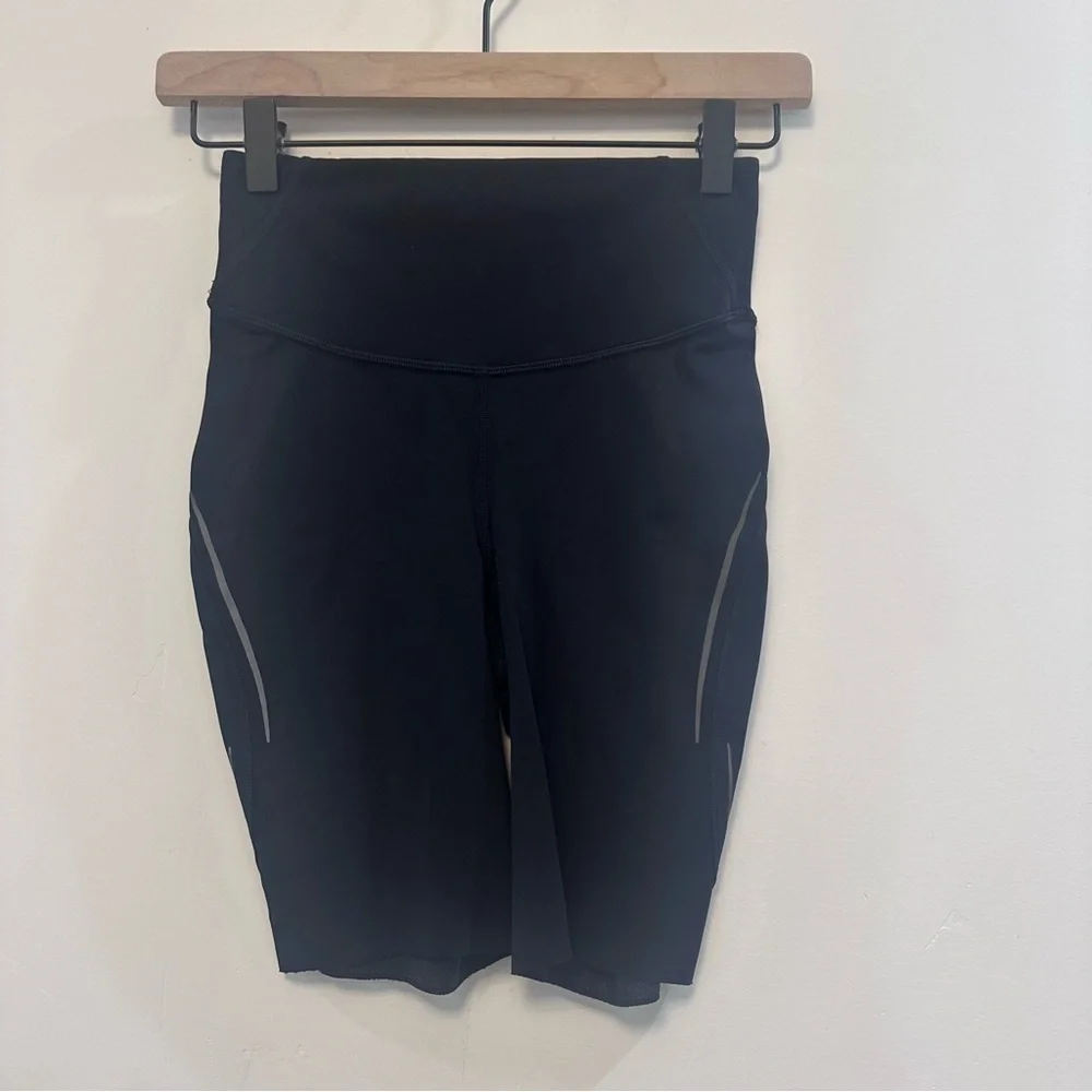 LULULEMON black Base Pace HR Short 8